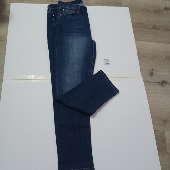 COPY - Ladies blue  jeans - Picture 3 of 9